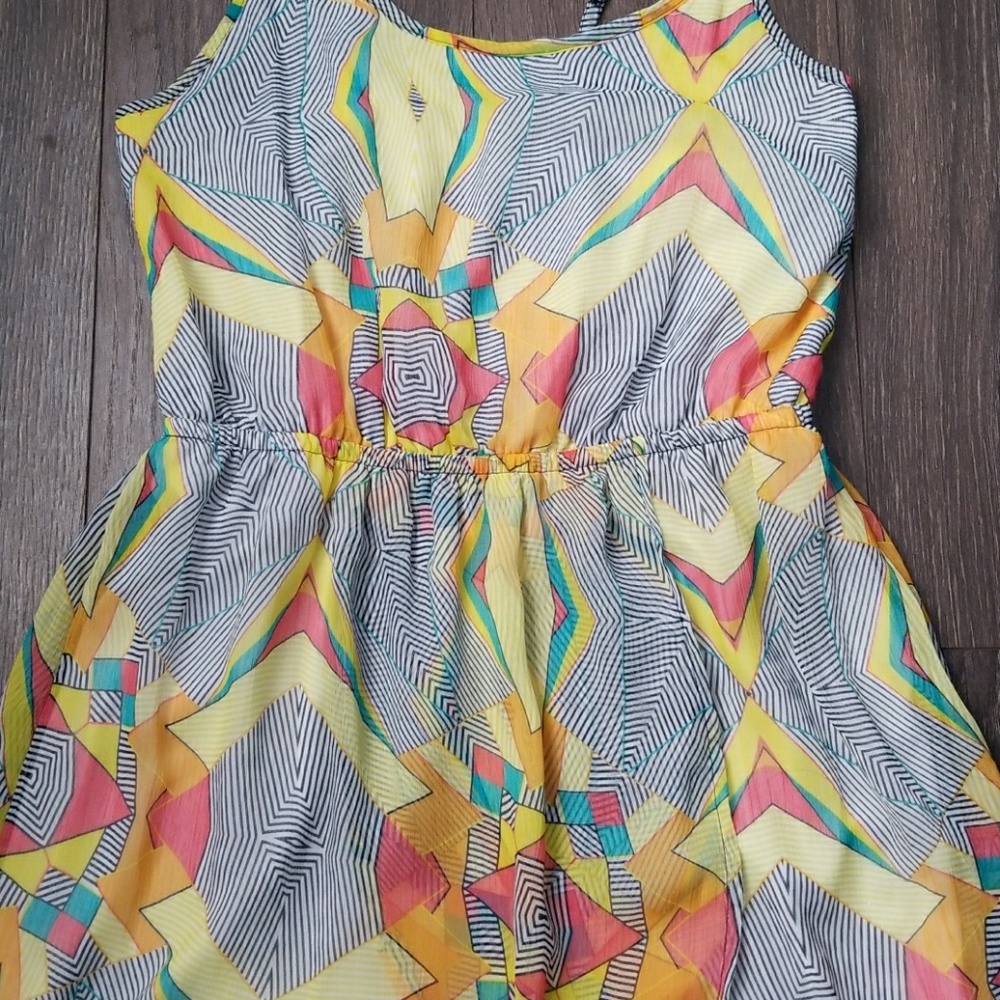 Geometric Pattern Dress - Picture 2 of 3